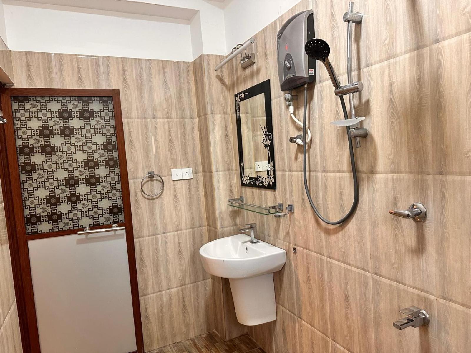 Holiday Villa Trikunamalaja Zewnętrze zdjęcie