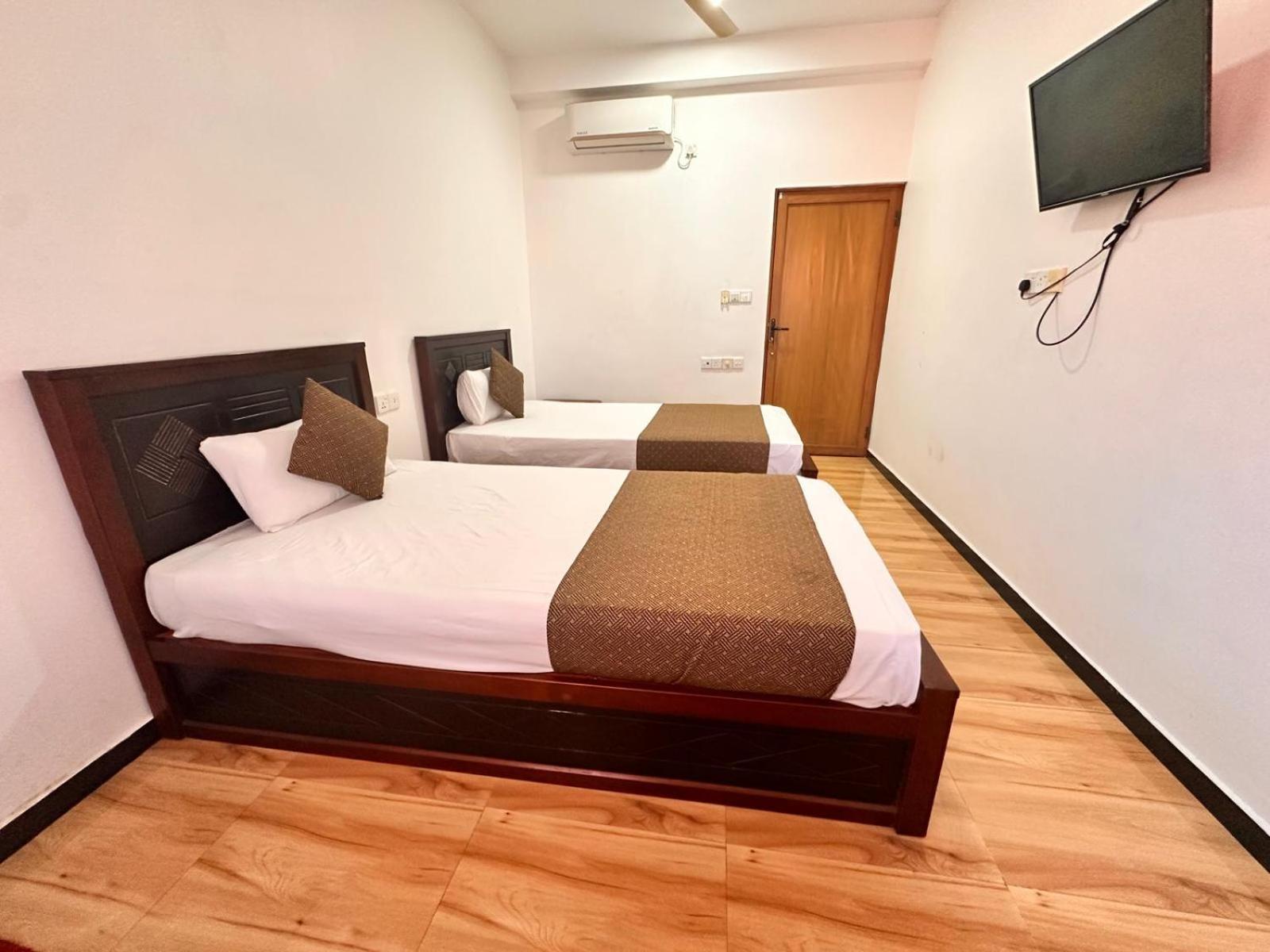 Holiday Villa Trikunamalaja Zewnętrze zdjęcie